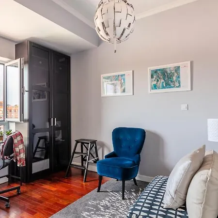 Apartment Plum Guide - Braque