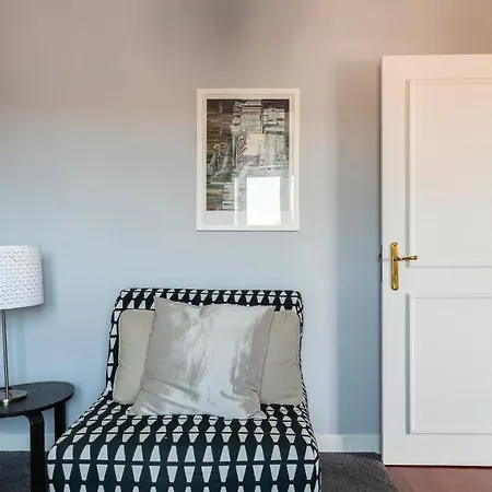 Plum Guide - Braque Apartment Lisbon