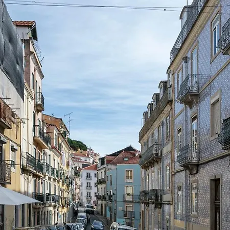 Plum Guide - Braque Apartment Lisbon